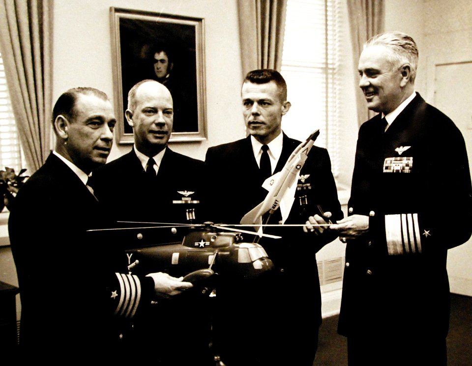 330-PSA-289-61 (USN 710993) (21810725566)