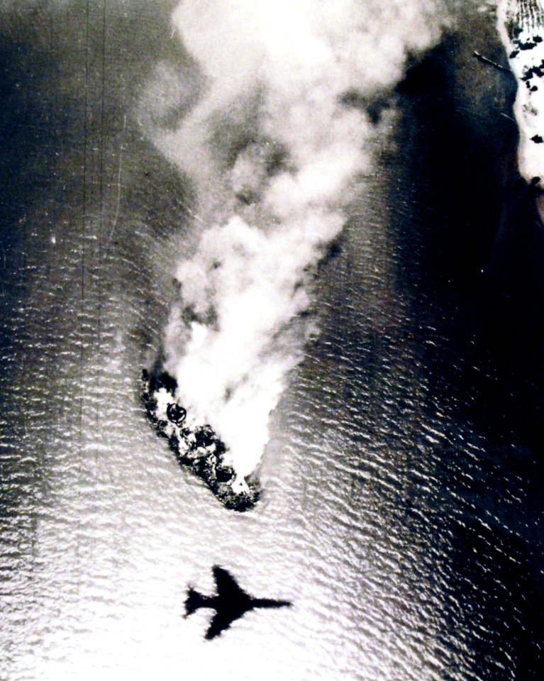 330-PSA-81-65 (USN 711478a) (22322797854)