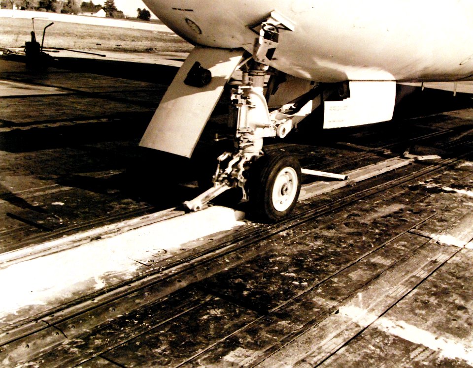 330-PSA-63-62 (USN 711034) (21825049242)
