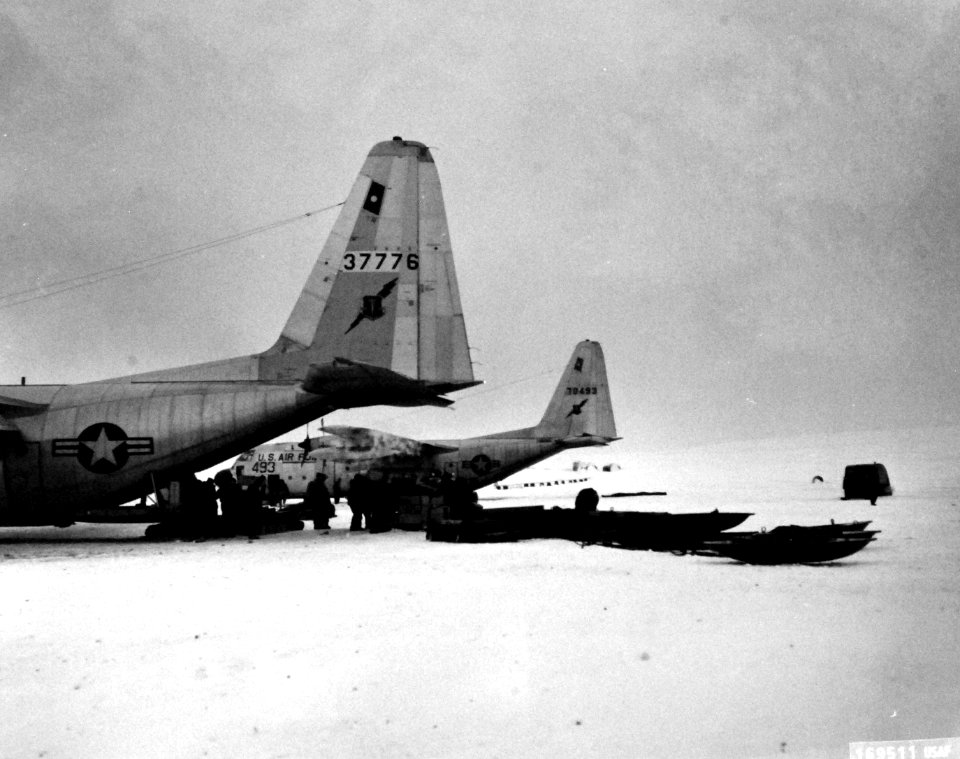 330-PSA-70-64 (USAF 169511) (22543740145)