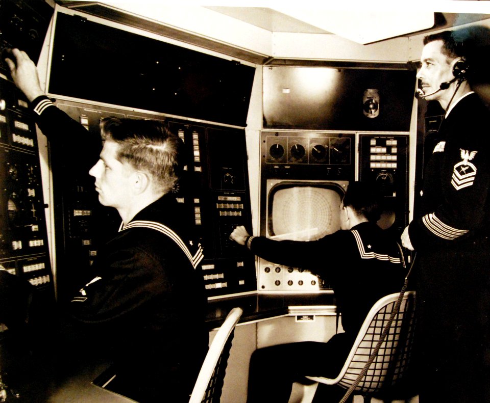 330-PSA-75-61 (USN 710881) (21438387986)