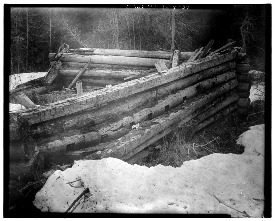 34. BARN, CEILING, JOIST NOTCHING ON LOG (BUILDING P) - Dalton Trail Post, Mile 40, Haines Highway, Haines, Haines Boro - LOC - hhh.ak0001.photos.001423p