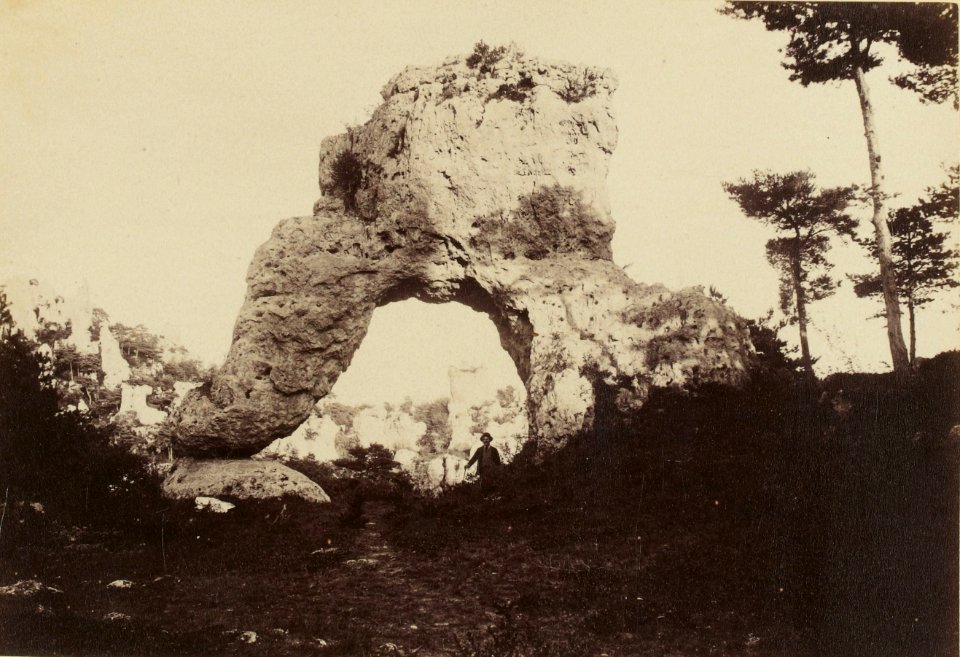 36. Montpellier-le-Vieux, Cirque des Amats, la Porte de Mycènes (James Jackson, 1888)