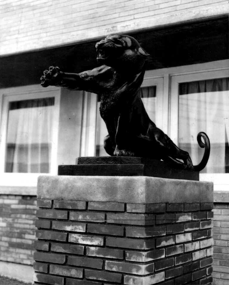 353d Tactical Fighter Squadron Panther Statue