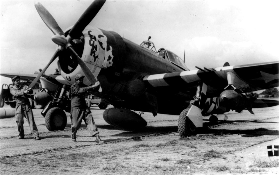 358th Fighter Group P-47D Starting