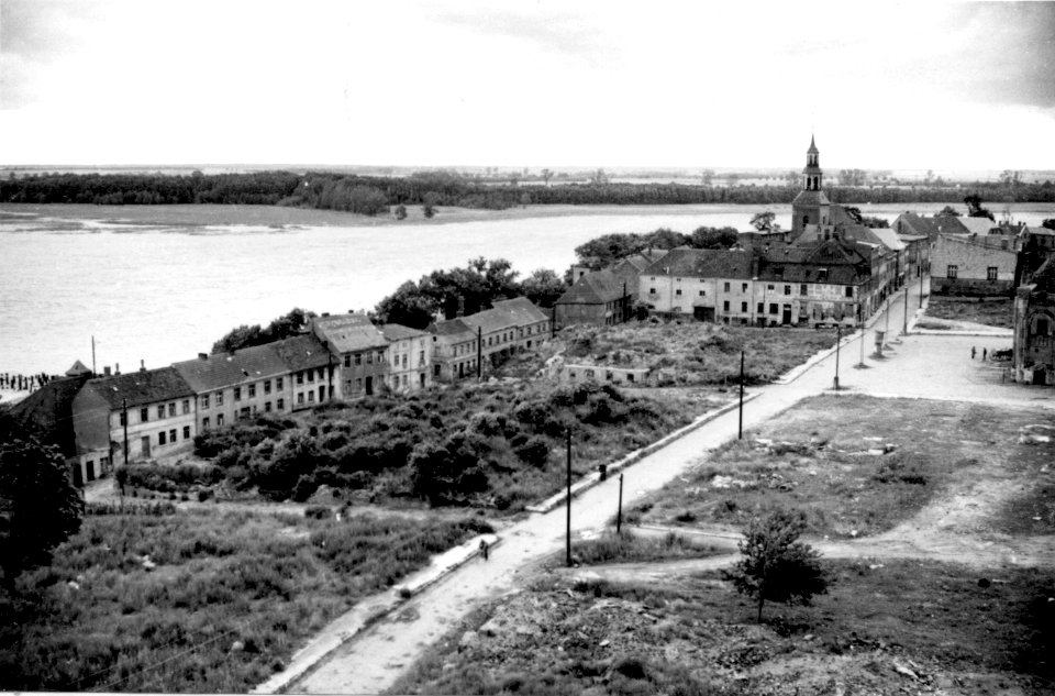 39 Kamień Pomorski - Widok z wieży Piastowskiej na północno-wschodnią część miasta