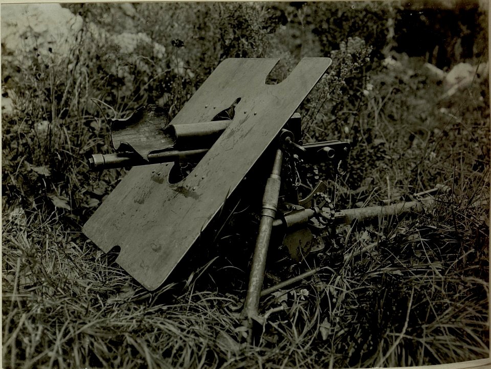 37mm Infanteriegeschütz des 3-7 Rohrkrepierer durch rine Minengranatpat rone. (BildID 15481072)