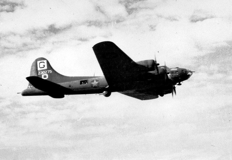 385th Bombardment Group B-17F Flying Fortress 42-30275