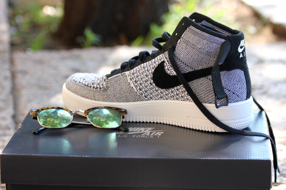 Sneaker glasses gray