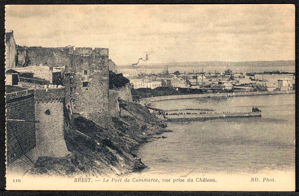 3Fi089-052 Le chateau de Brest