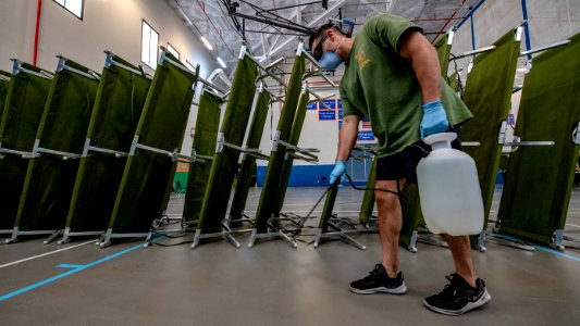 3rd Medical Battalion Corpsman sanitize facility for USS Theodore Roosevelt Sailors 200409-N-EC658-1023 (49773881888)