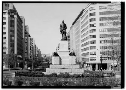 4 statue of adm david farragut 042628pu
