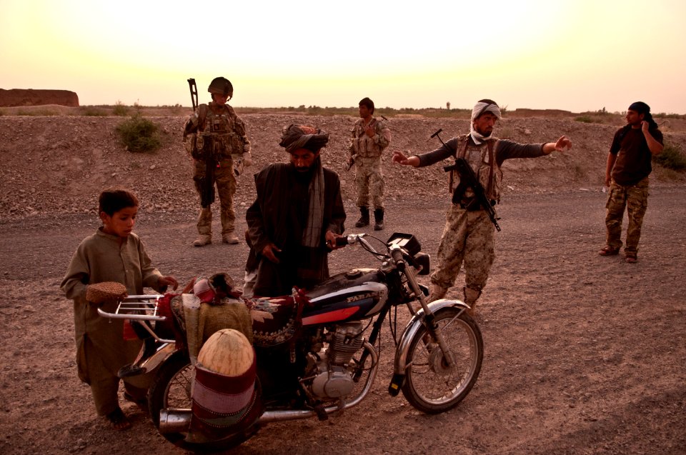4 SCOTS increases patrols, checkpoints to keep insurgents at bay 110720-N-TH989-218