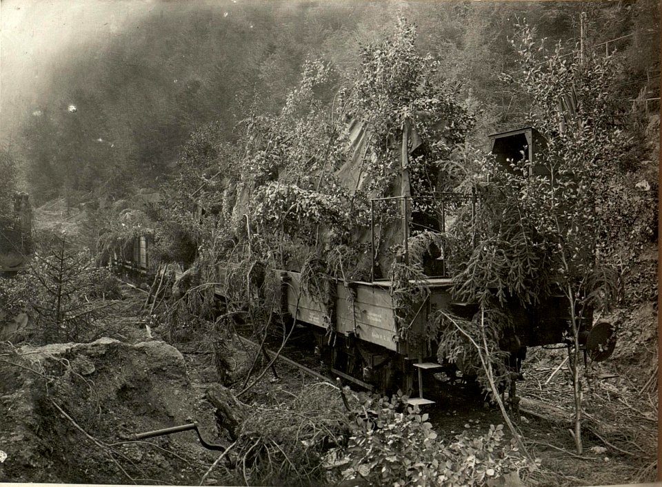 42 cm Haubitzen Stellung im Canaltal bei GUGG. Maskierter Zug. (BildID 15479186)