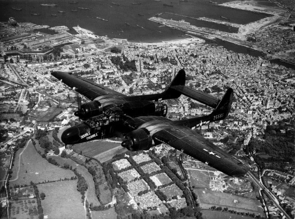 422d Night Fighter Squadron P-61 Black Widow 42-5565