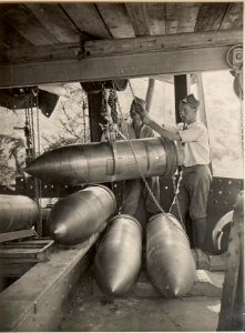 42 cm Haubitzen Stellung im Canaltal bei GUGG. 42 cm Granaten. (BildID 15479214)