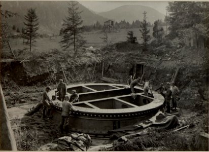 42 cm Haubitzen Stellung im Canaltal beu GUGG. PIVOTRING. (BildID 15479074)