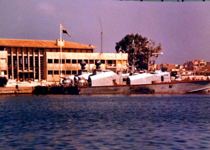 428-GX-USN 104667 (26528896140)