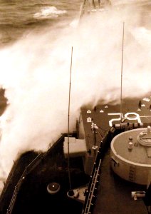 428-GX-USN 1141181 (29935422434)