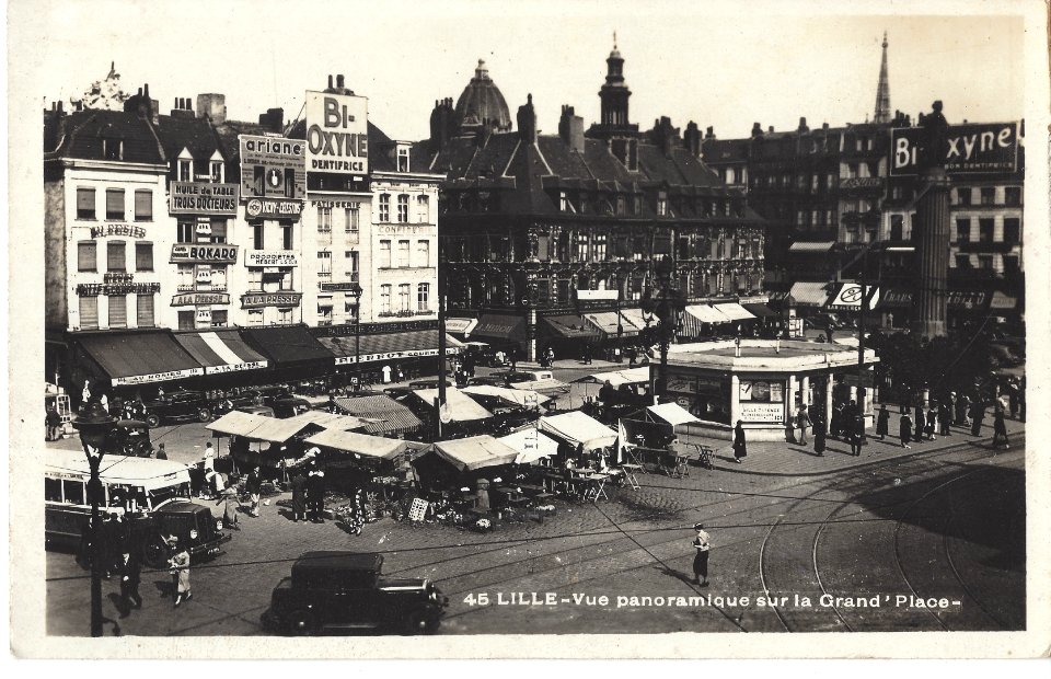 45 LILLE-Vue panoramique sur la Grand’Place