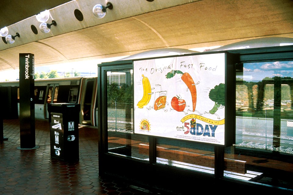 5 a day advertisement at the NIH metro