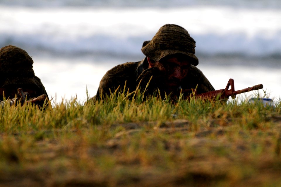 4th Force Reconnaissance Company Marines execute full mission profile 140823-N-AX577-074