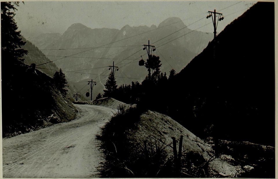 5 Seilbahnmaste oberhalb der Baumbachhütte. (BildID 15481016)