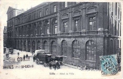 50 Lille — Hôtel de Ville vº
