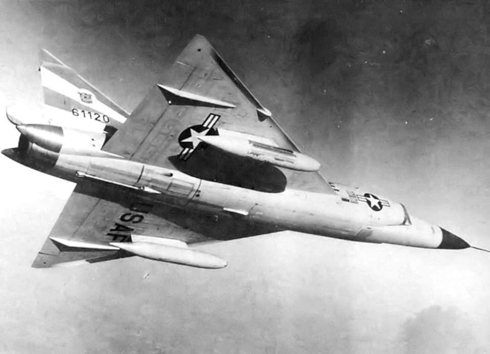 525th Fighter-Interceptor Squadron Convair F-102 Delta Dagge 56-1120 turn