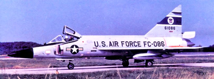 525th Fighter-Interceptor Squadron Convair F-102 Delta Dagger 56-1086