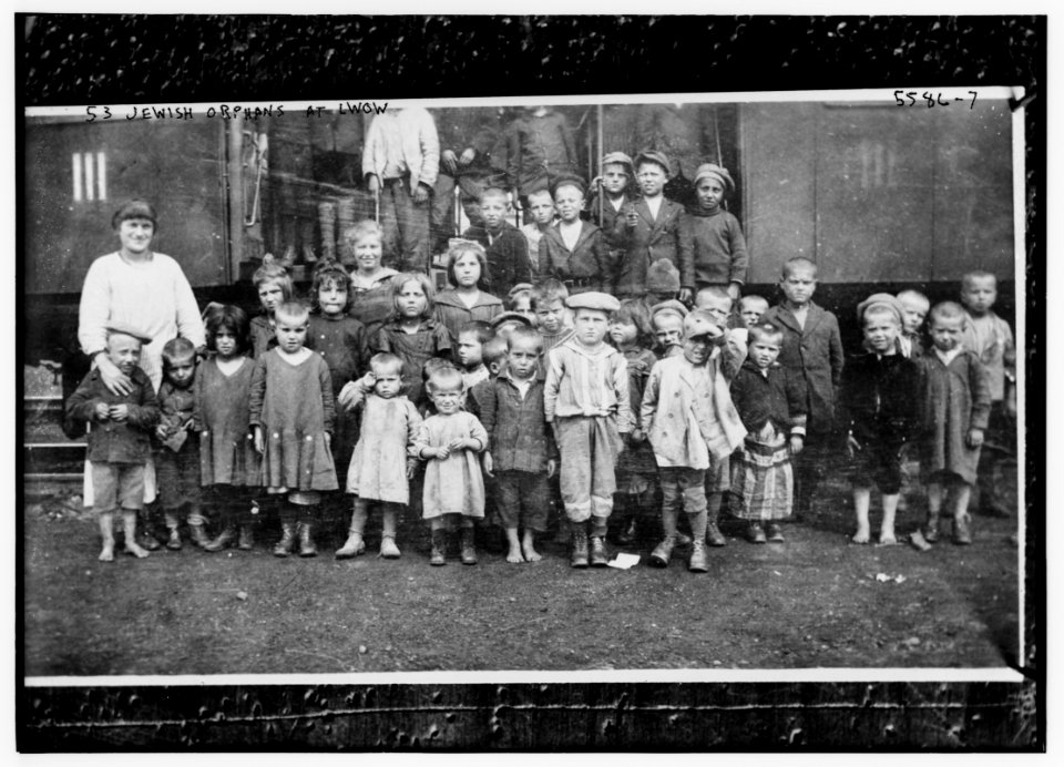 53 Jewish orphans at Lwow LCCN2014713489