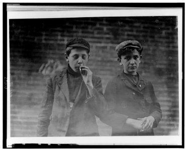 6 P.M. April 23,1909. Two of the youngest workers in Bates Mfg. Co., Lewiston, Me. Have worked there 8 years. LOC cph.3c27567