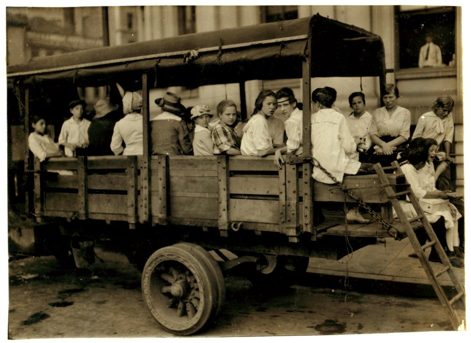 6-00 A.M. at Post Office Square, Truck load of tobacco workers bound for American Sumatra Tobacco Farm. S(outh) Windsor. They return about 7 P.M. LOC nclc.00724