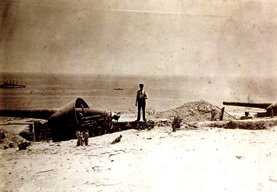 6-Inch Rapid Fire Guns in West Battery, Santiago, Cuba, 1898 (25708240143)
