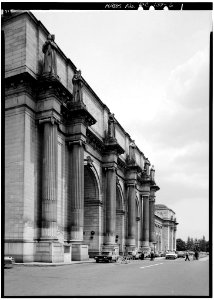 6. SOUTH FRONT, MAIN ENTRANCE PAVILION, EXTREMELY OBLIQUE VIEW 1968 - Union Station030015pv