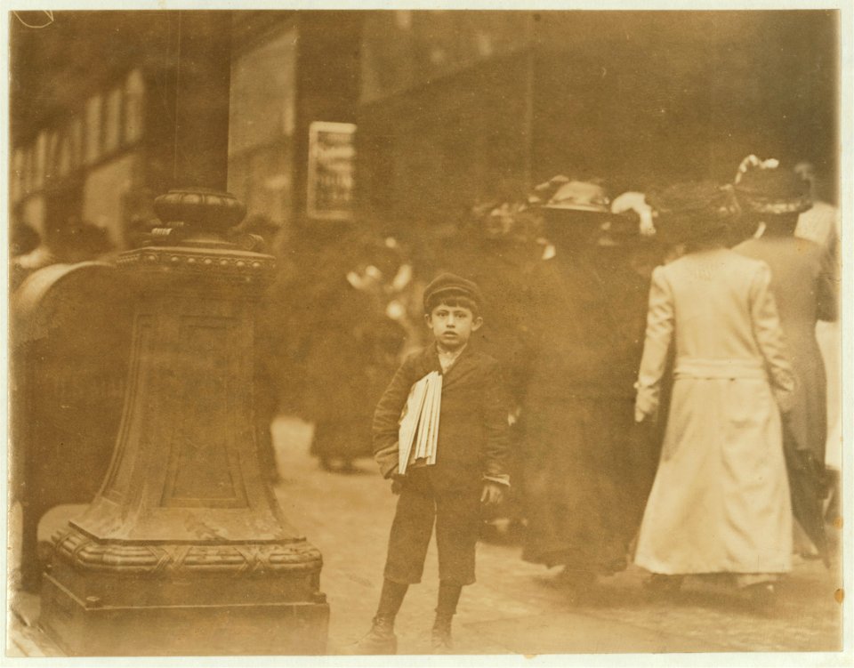 7 years old newsie selling at 7th St. & Washington, Saturday P.M. May 7th, 1910. Witness E.N. Clopper. LOC nclc.03484