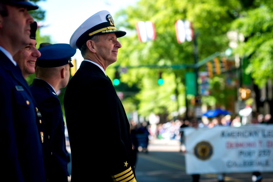 6th annual Chattanooga Armed Forces Day parade 150501-N-AT895-237