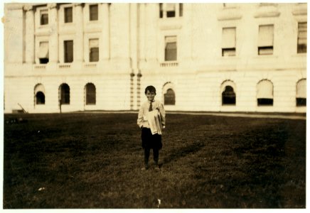 7 yr. old Harry (...) Maryland Avenue, S.W., helps (...) sell near the Bureau of Engrav(ing and Prin)ting after school, see also on S(...) LOC nclc.03789