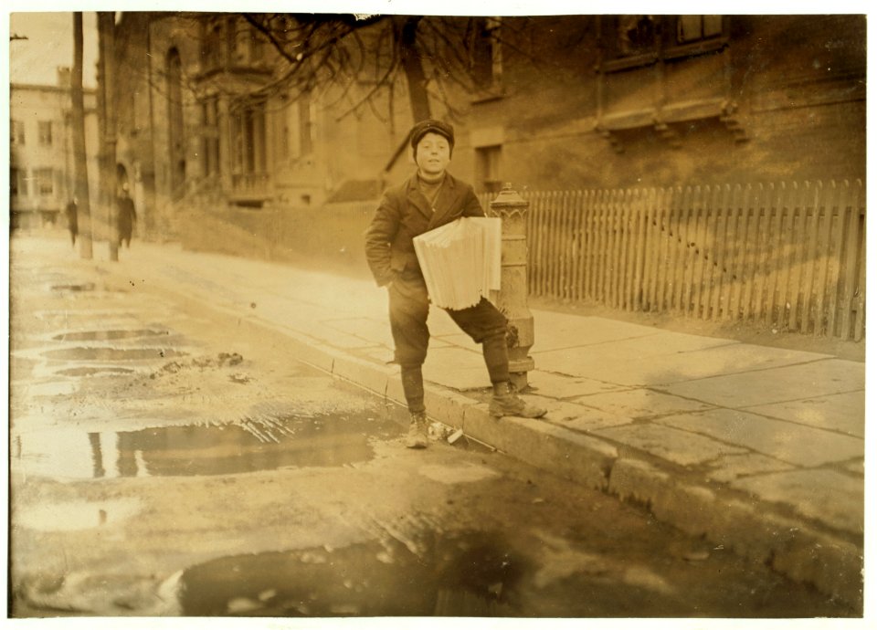 7-00 A.M. Sells before school, after school and Saturday and Sunday. Begins about 6 A.M. Has been at it 3 years. Bridgeport, Conn. LOC nclc.03284