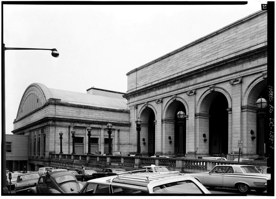 7. WEST SIDE - Union Station 030016pv