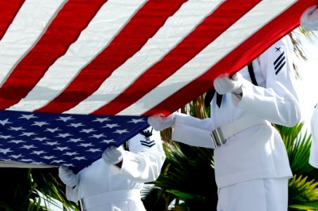 70th anniversary of Pearl Harbor commemoration 111205-N-WP748-213