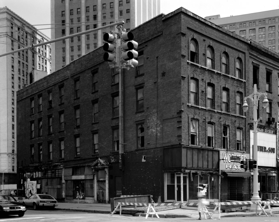 74-78 Monroe Ave side Detroit MI
