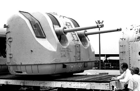 76 mm Mark 33 gun mount on a fletbed railroad car on 1 August 1987