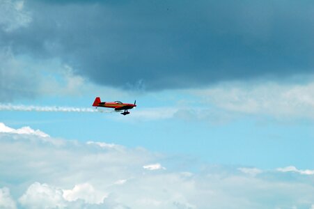 Flight small red