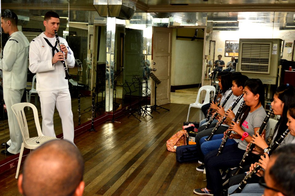 7th Fleet Band in Manila 130309-N-QI421-029