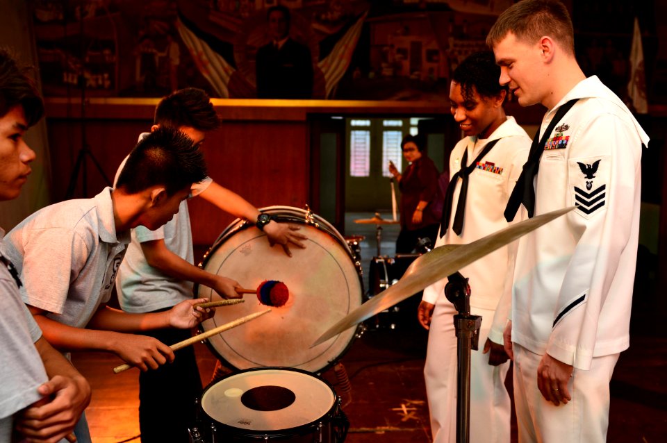 7th Fleet Band in Manila 130309-N-QI421-011