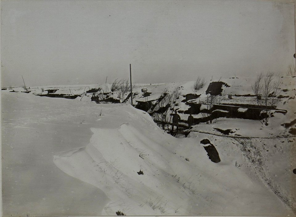 8 cm 115-8 Feldkanonen Regiment 30-2 in Kotolostrika. (BildID 15448739)