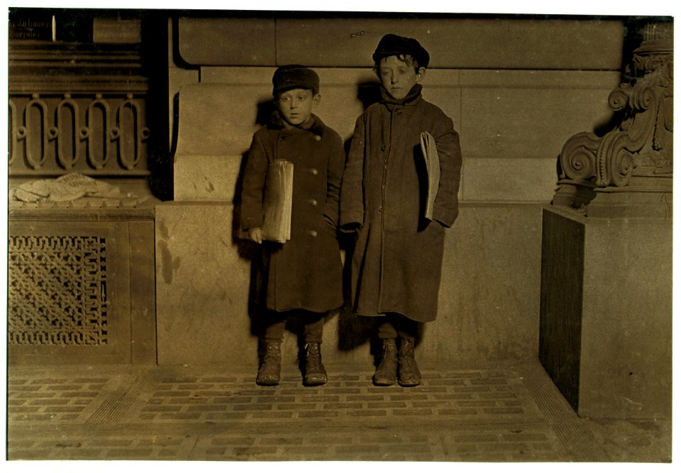 8 P.M. Friday, March 5, 1909. Charlie Gilstein, 9 years old. Philip Gilstein, 12 years old. Hartford, Conn. LOC nclc.03280