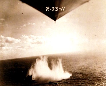 80-G-207641 (35444370521)