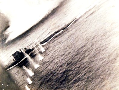 80-G-205264 (35023154284)